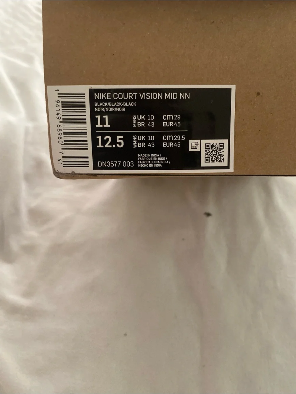 Nike Men’s Black Low-Top Leather Sneakers